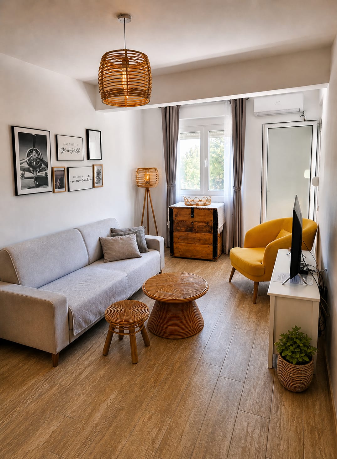Apartment EtaNikol living room with sofa bed 170x200, Ulcinj Montenegro